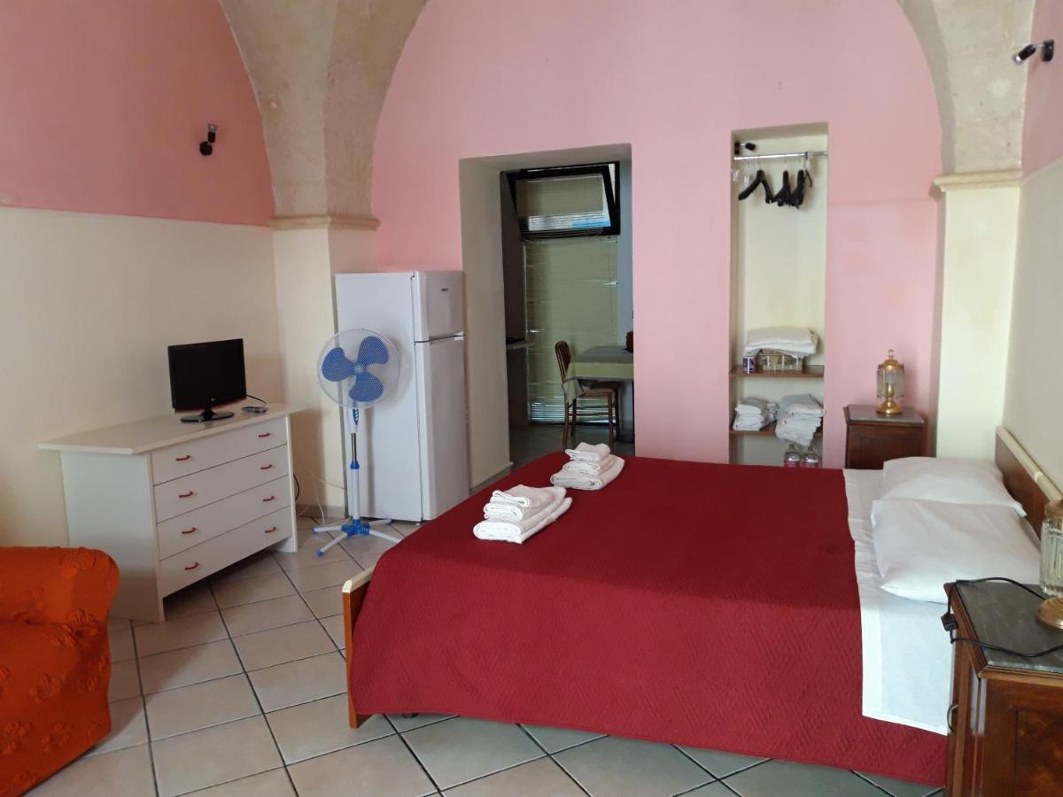 Centro Storico Apartment Brindisi Exterior photo